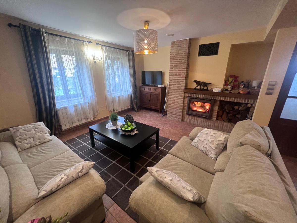 La Casina Del Rio Villa Argovejo Bagian luar foto